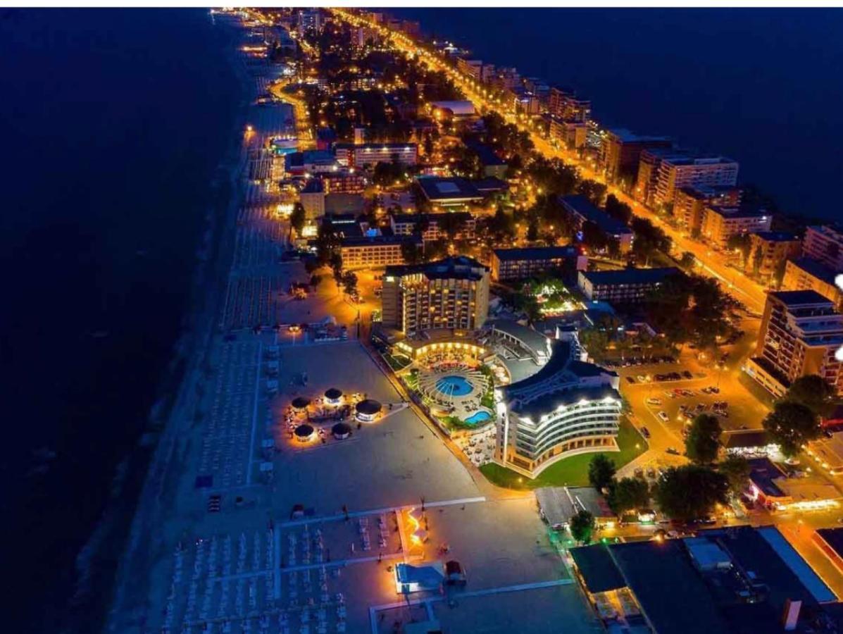 Mamaia Central Studios Buitenkant foto